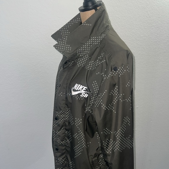 NIKE SB ASSISTANT CAMO SNOWBOARD OUTDOOR JACKET - Picture 9 of 11